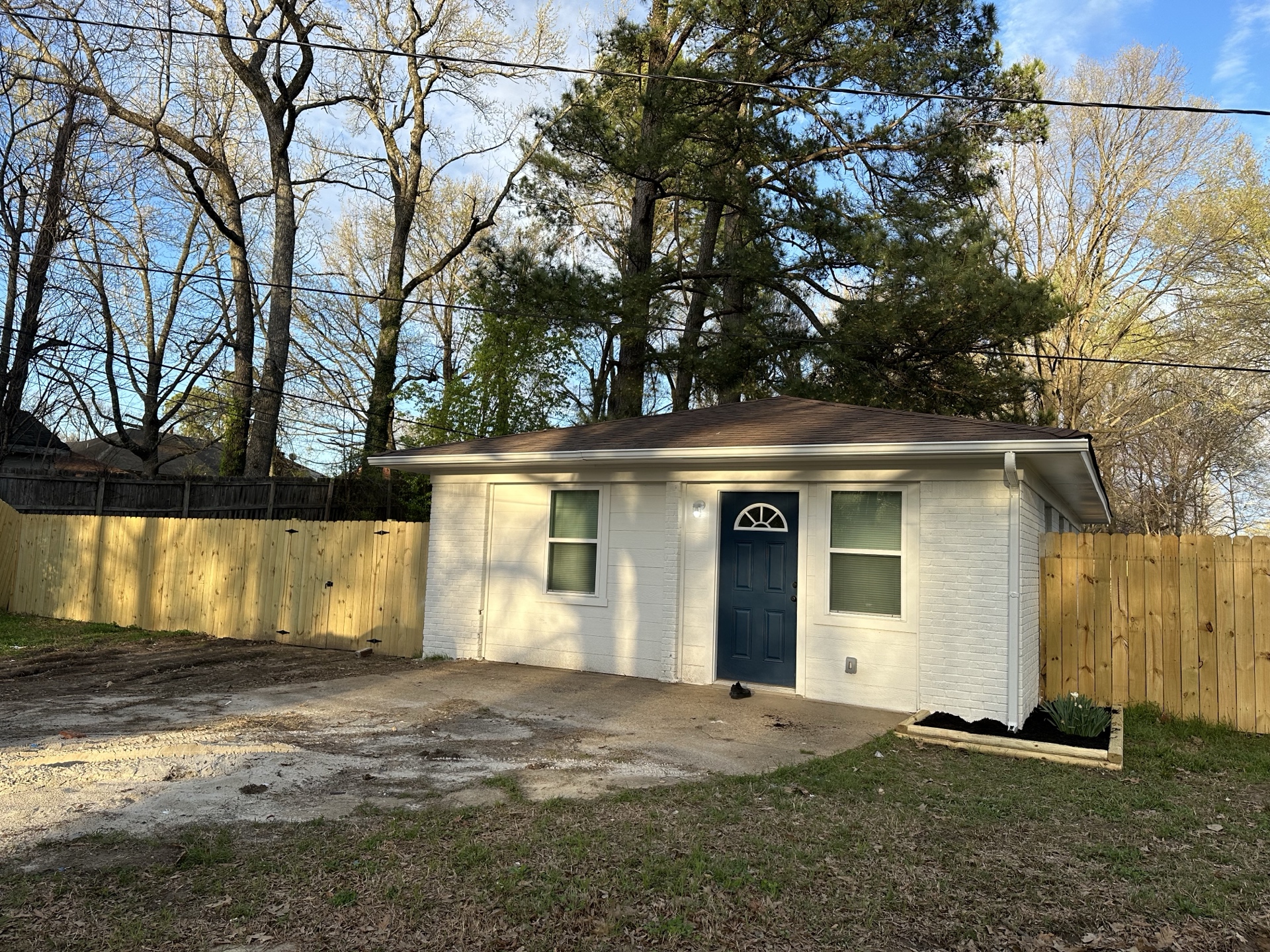 4300 Hodge Rd — renovated rental home in Memphis